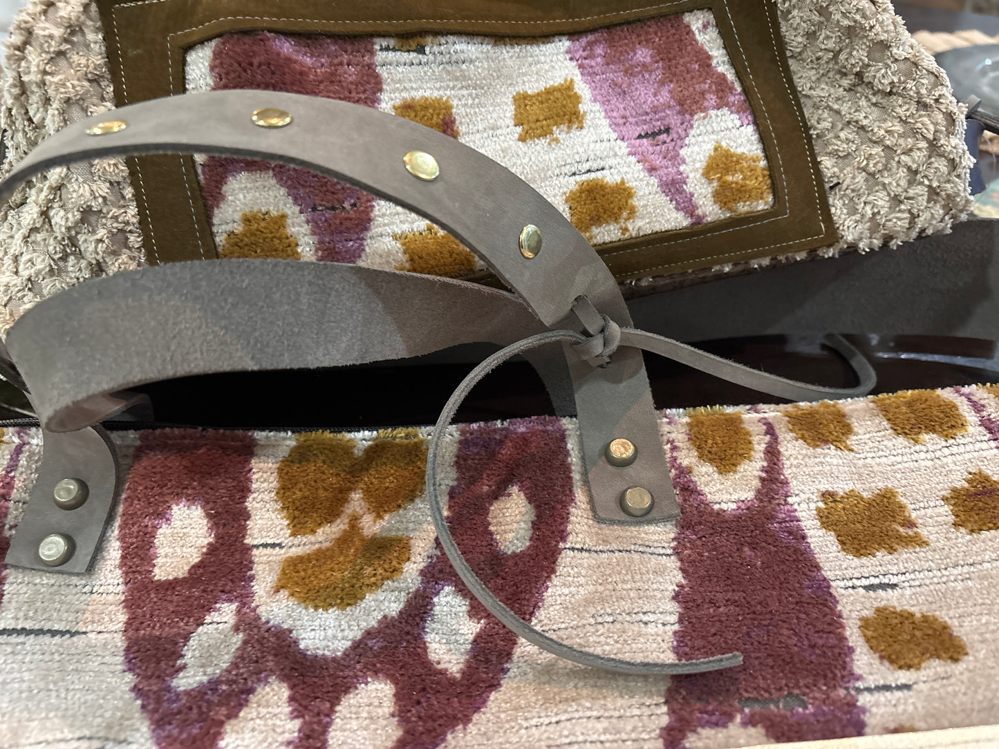 Weekender “ Seaside” extra pockets inside and leather bottom with brass feet!! - DMD Bags
