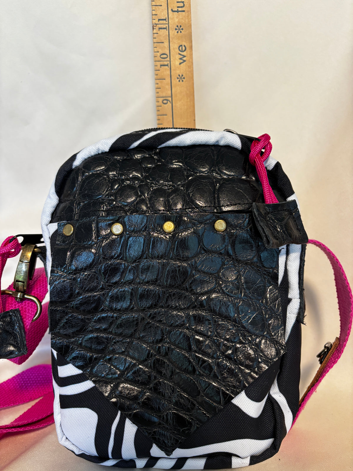 The X Bag in Black&White with Hot Pink accents