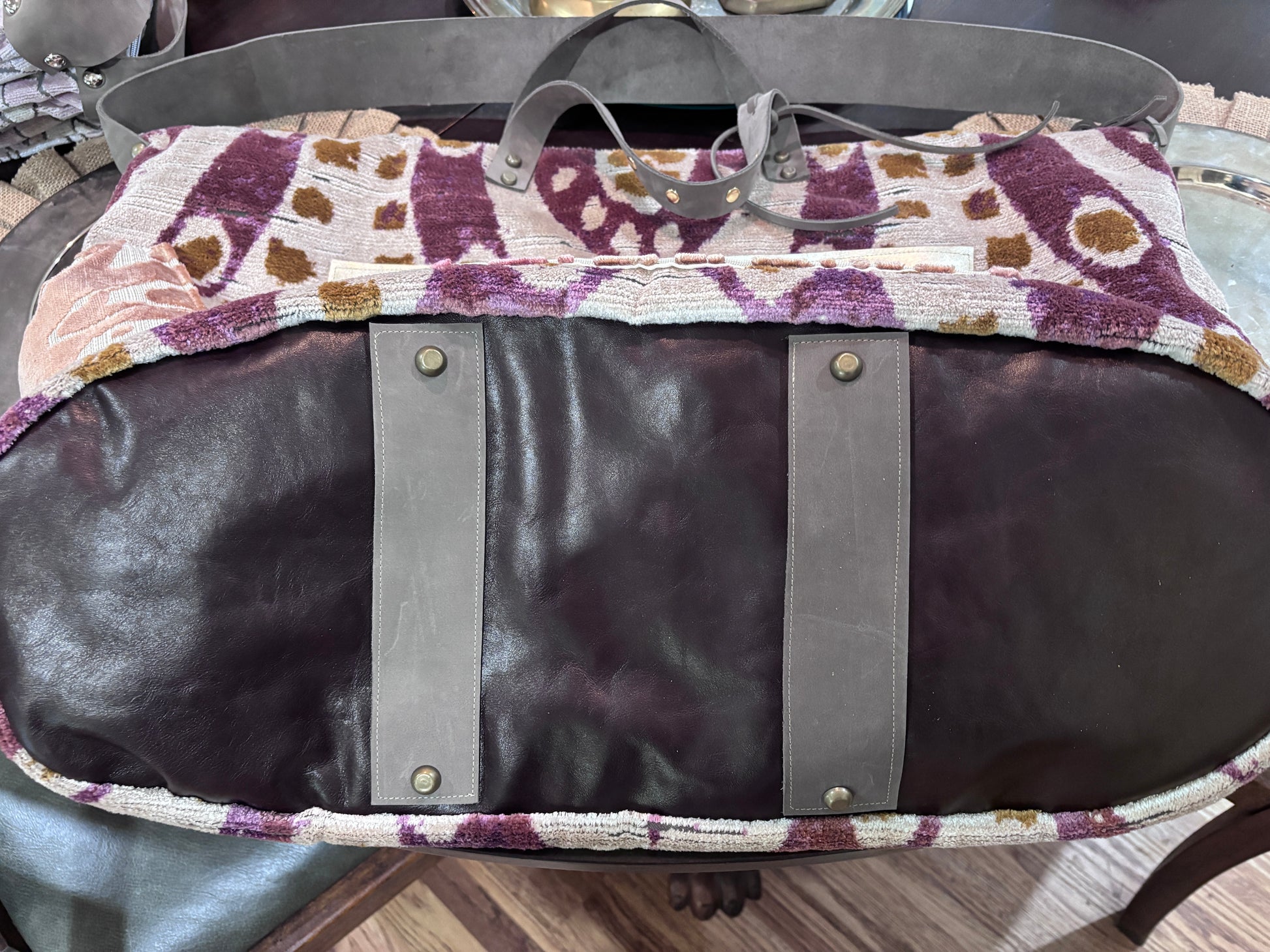 Weekender “ Seaside” extra pockets inside and leather bottom with brass feet!! - DMD Bags