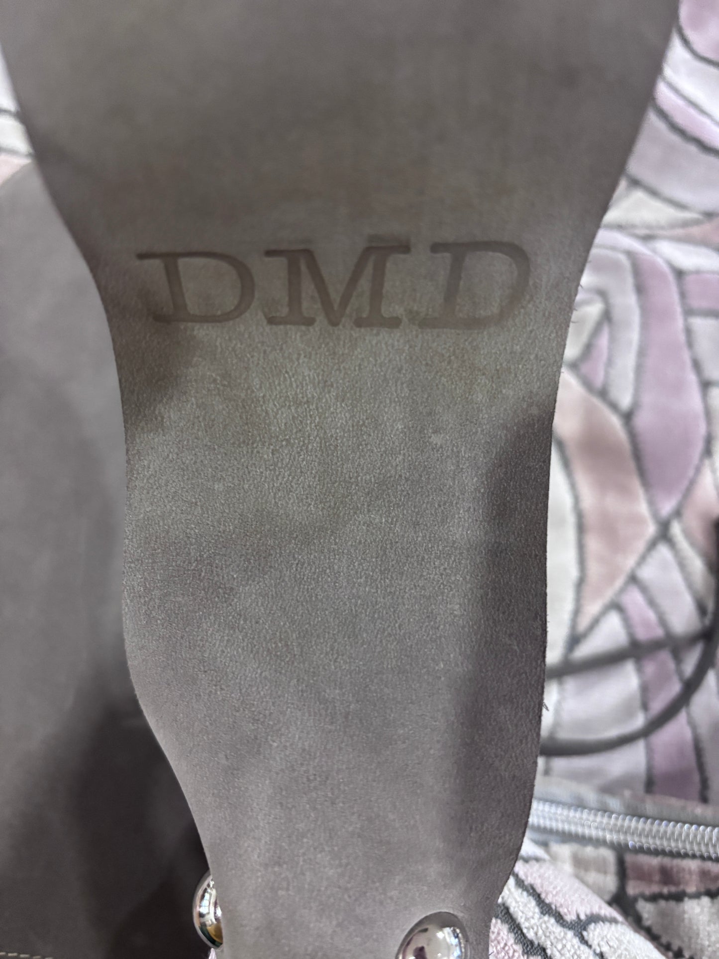 Traveler Smokey Lavender 26” wide x 22” tall - DMD Bags