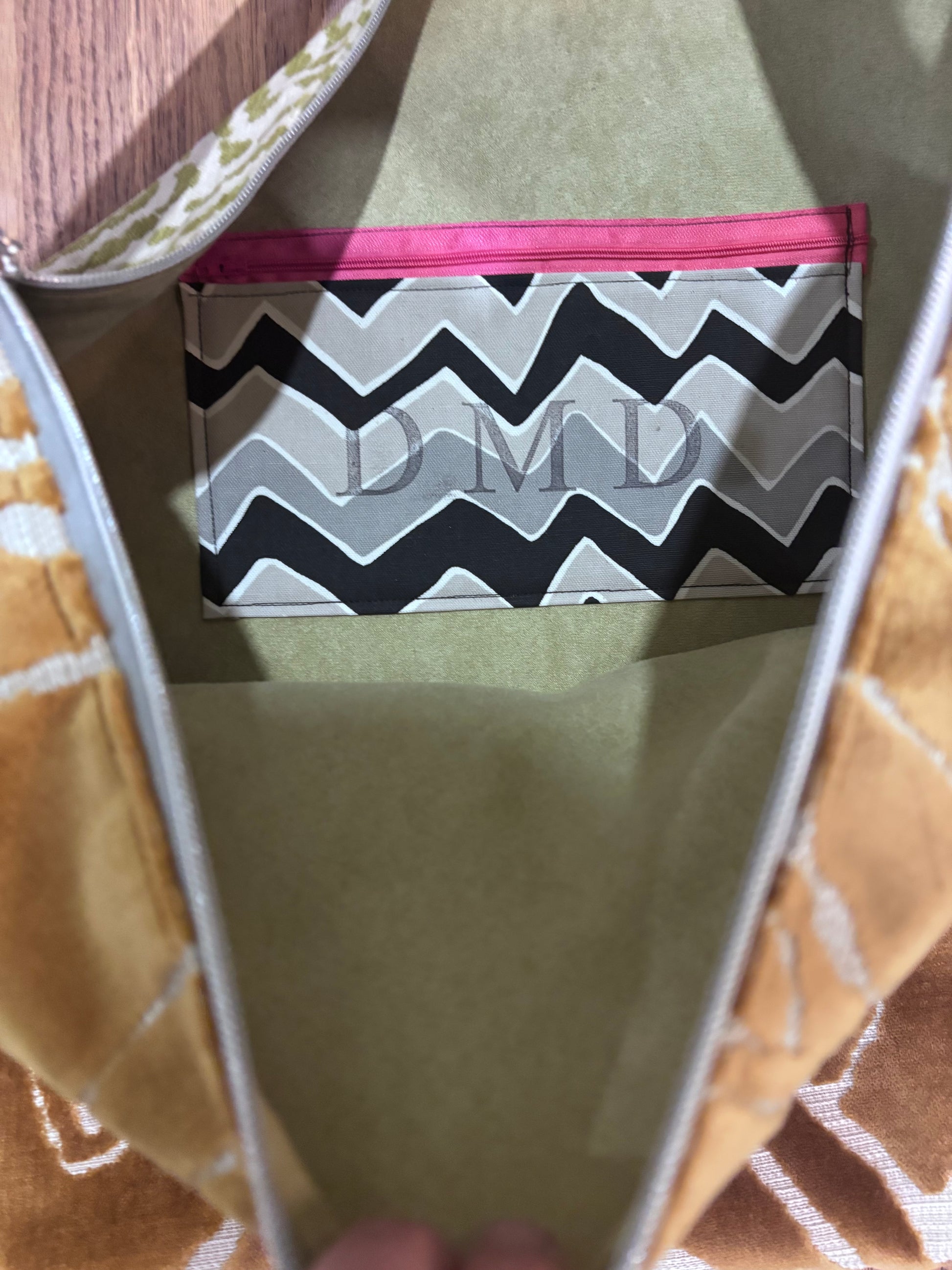 Traveler! Gold Tiger and bright patchwork pocket! - DMD Bags