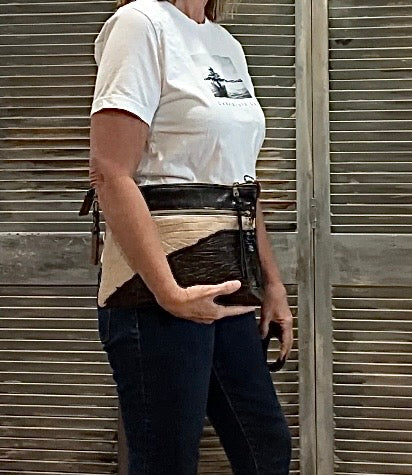 All leather multi-function bag with genuine alligator hide! Versatile strap and wrist strap - DMD Bags