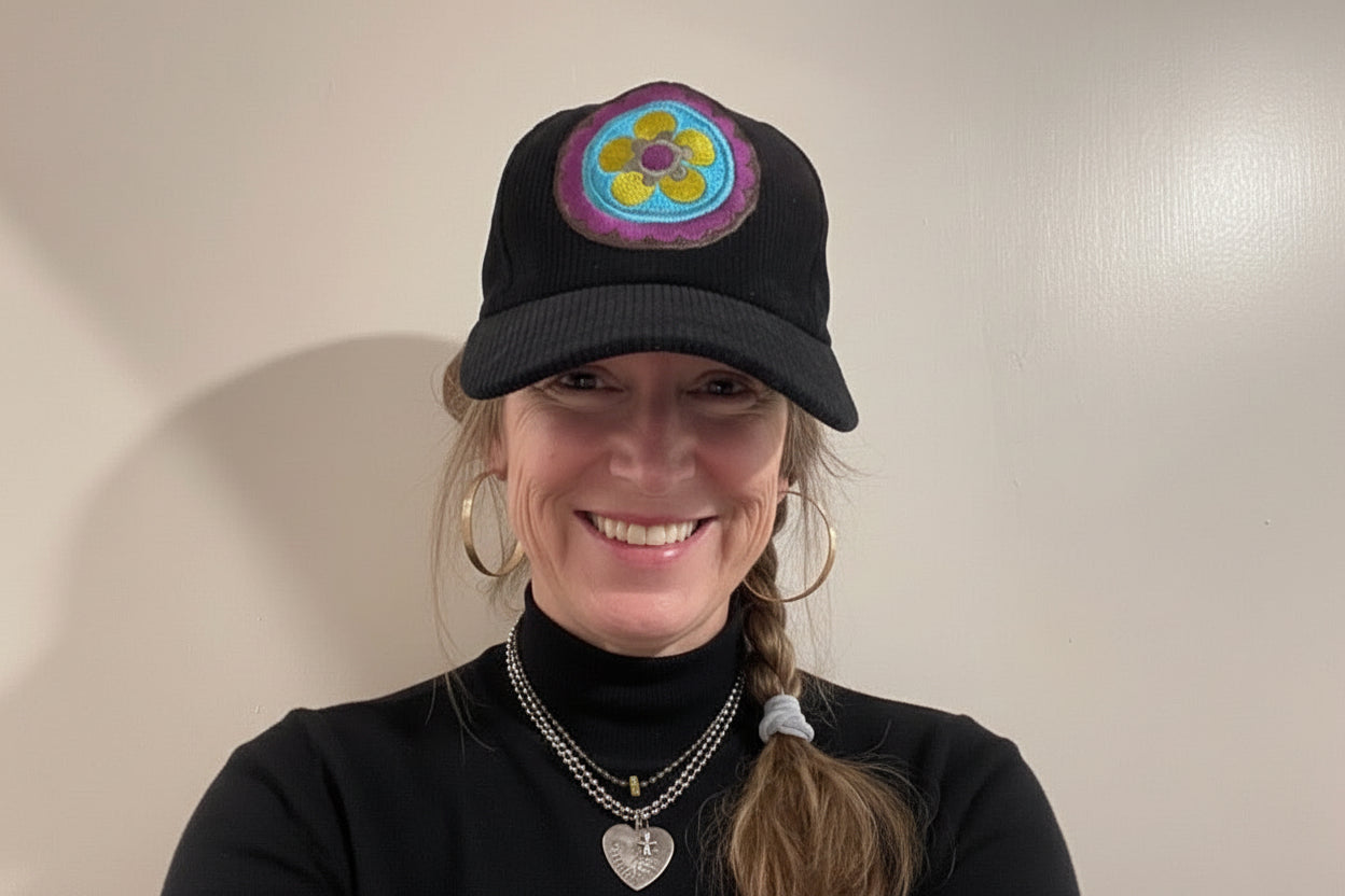 Embroidered Corduroy Cap - Black