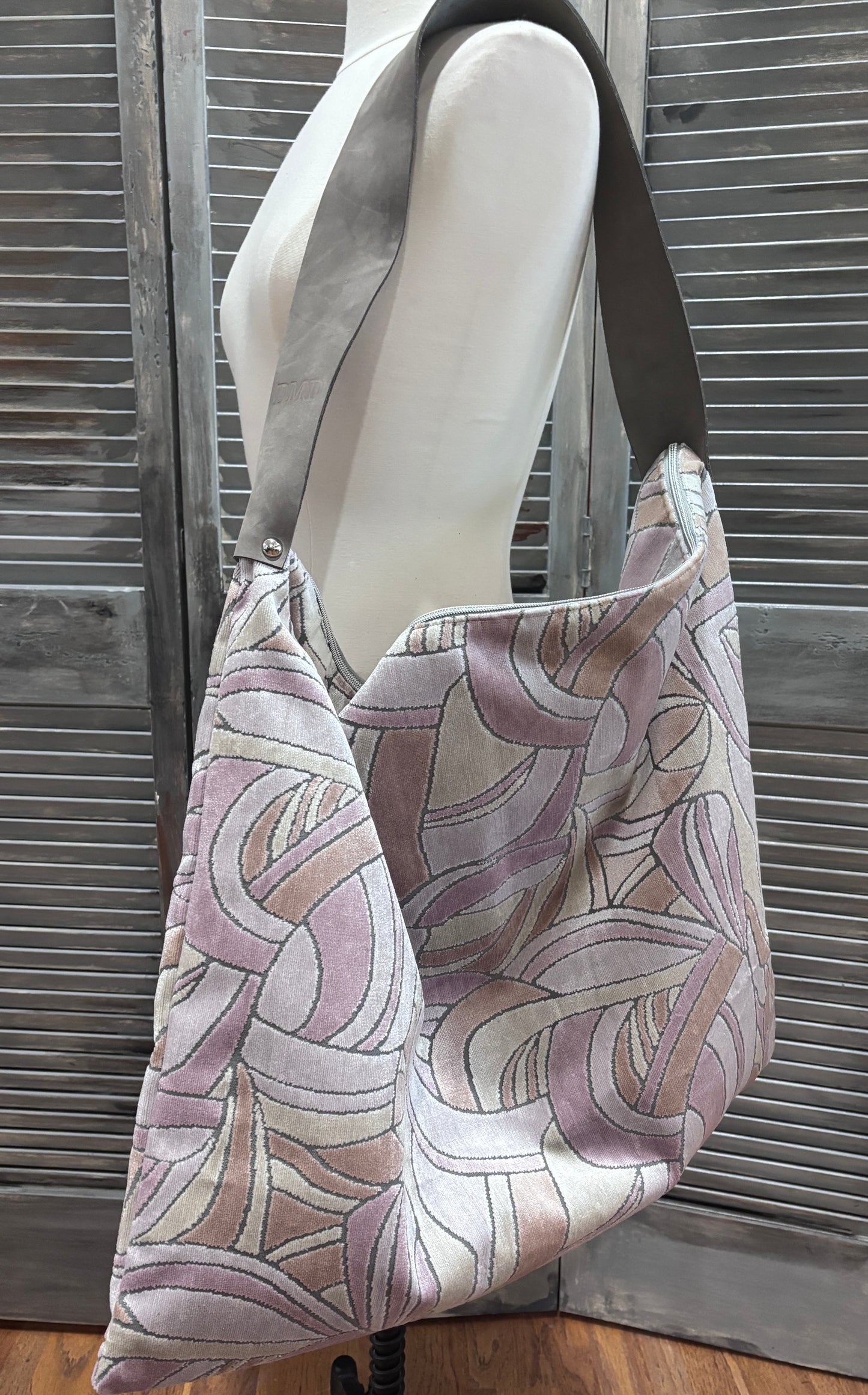 Traveler Smokey Lavender 26” wide x 22” tall - DMD Bags