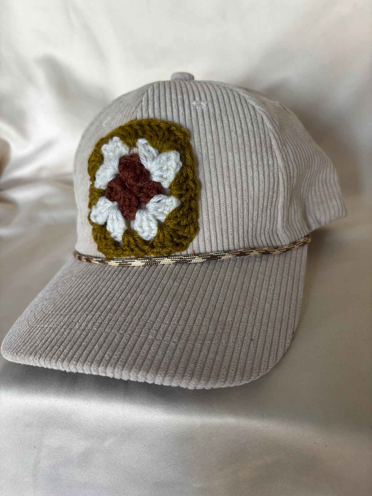 Corduroy Granny Square Rope cap in Ivory