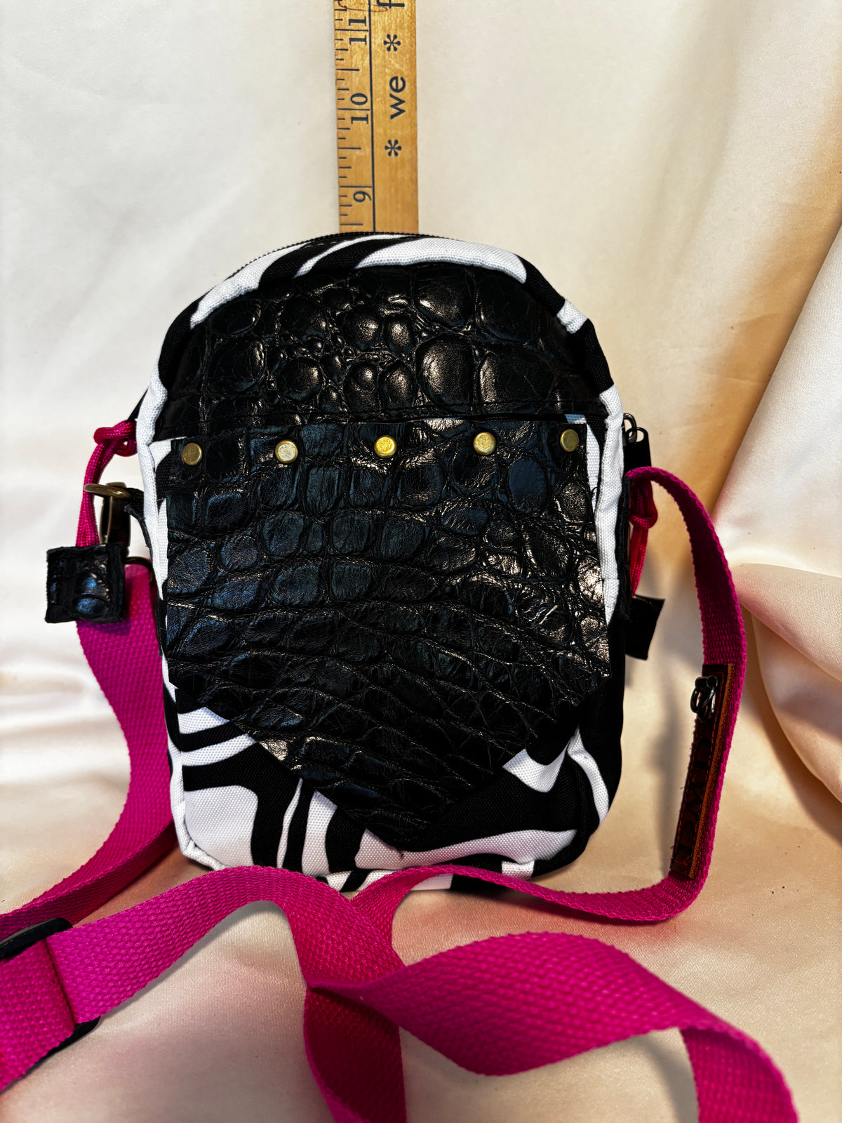 The X Bag in Black&White with Hot Pink accents