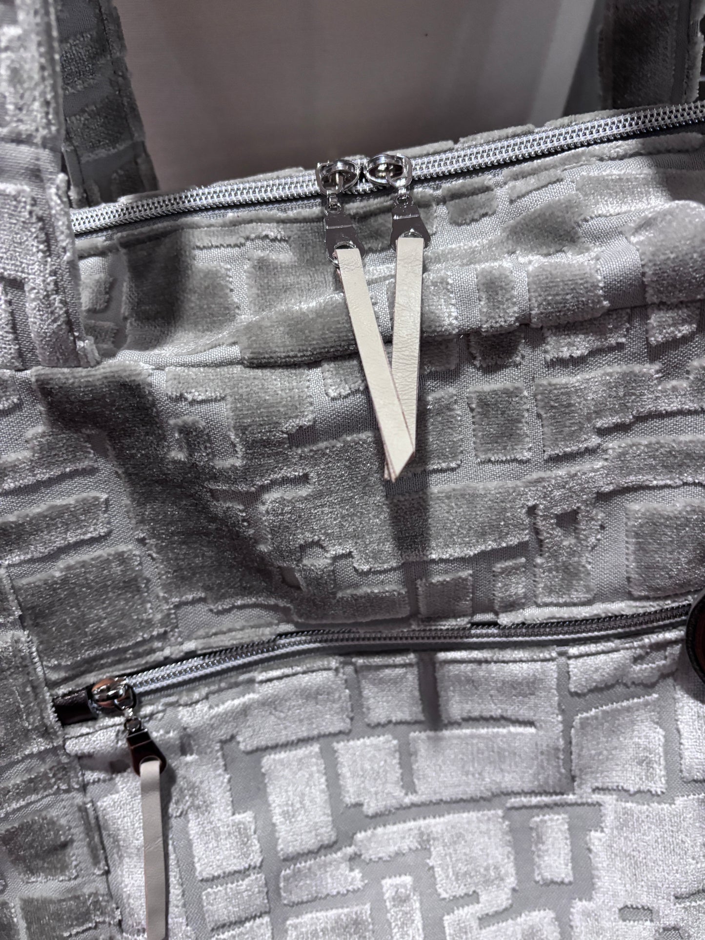 Traveler Companion Bag-Silver Ice Cut Velvet - DMD Bags