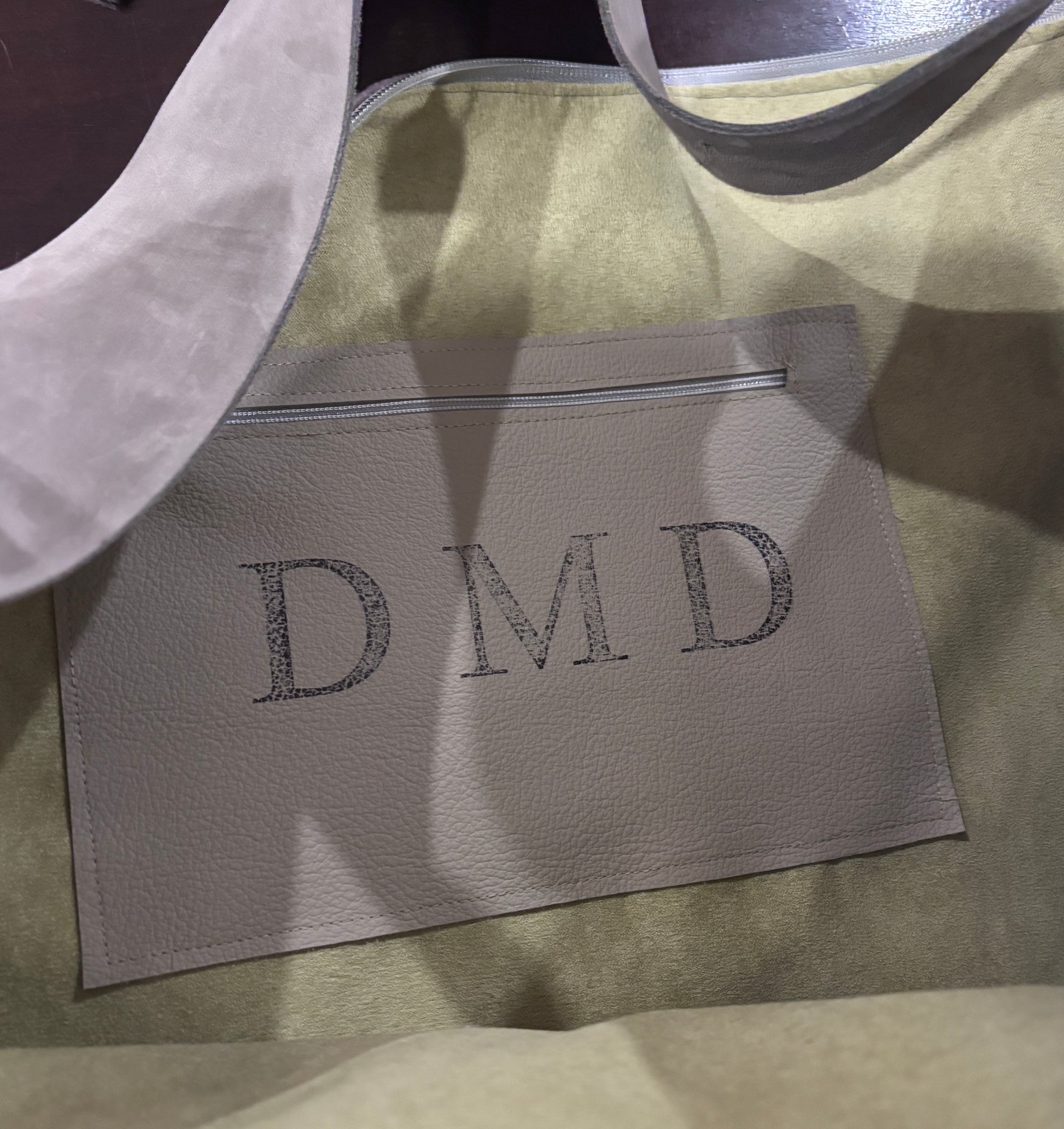 Traveler Smokey Lavender 26” wide x 22” tall - DMD Bags