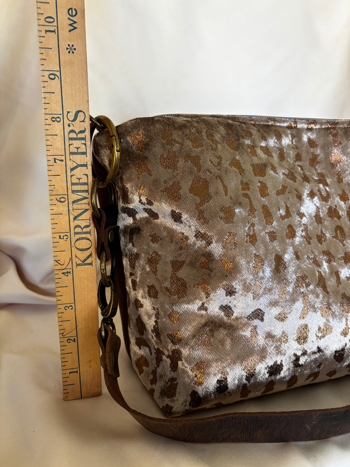 Hobo-HiHo Silver and Leather Back - DMD Bags