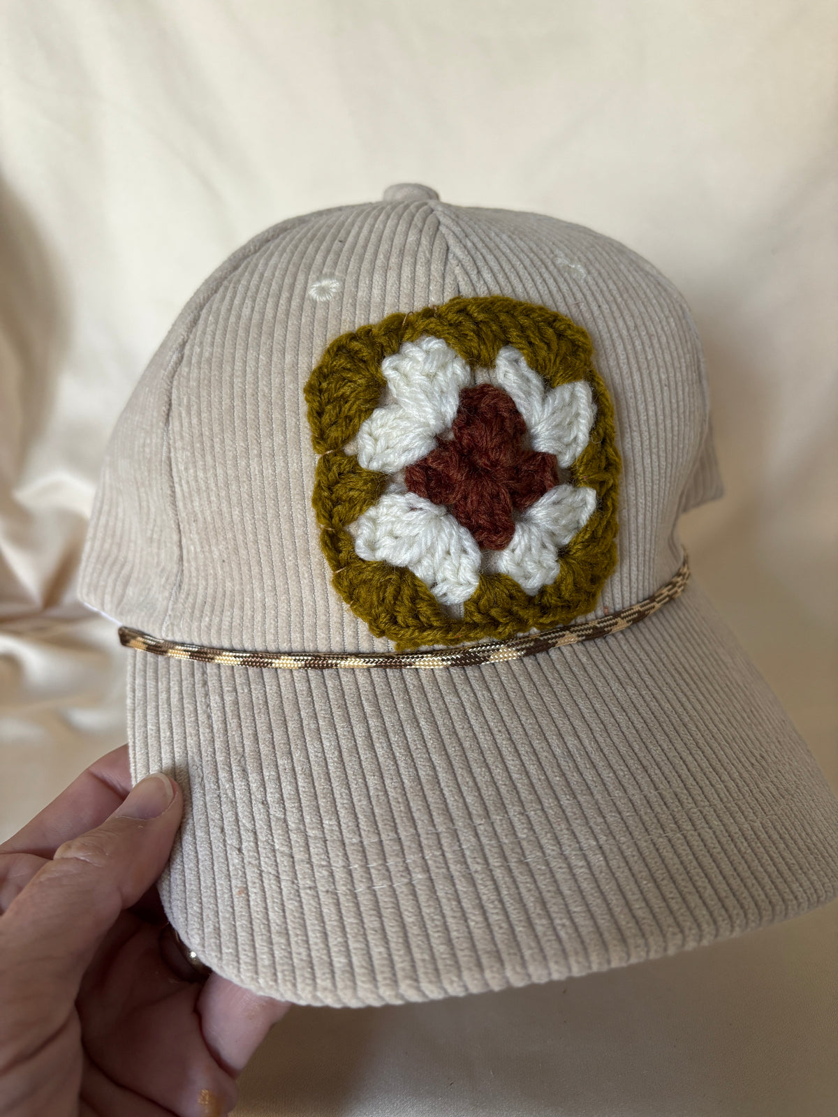 Corduroy Granny Square Rope cap in Ivory