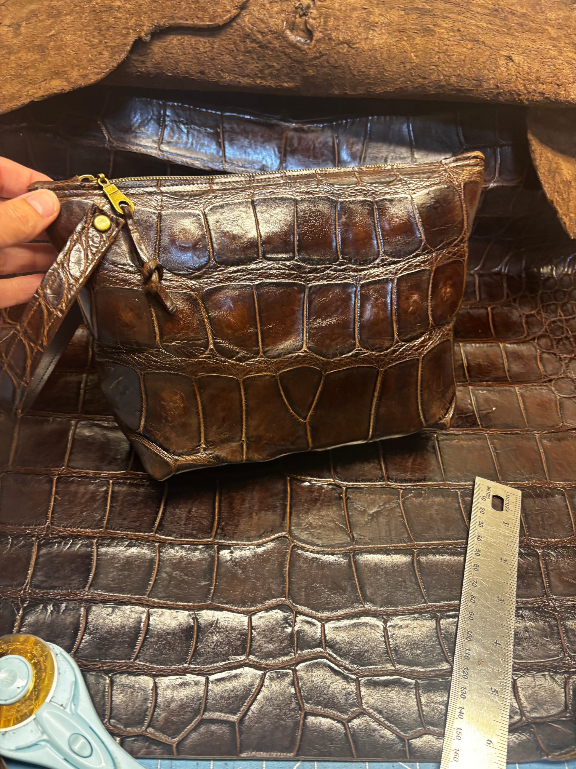 Alligator Wristlet in chocolate brown - DMD Bags