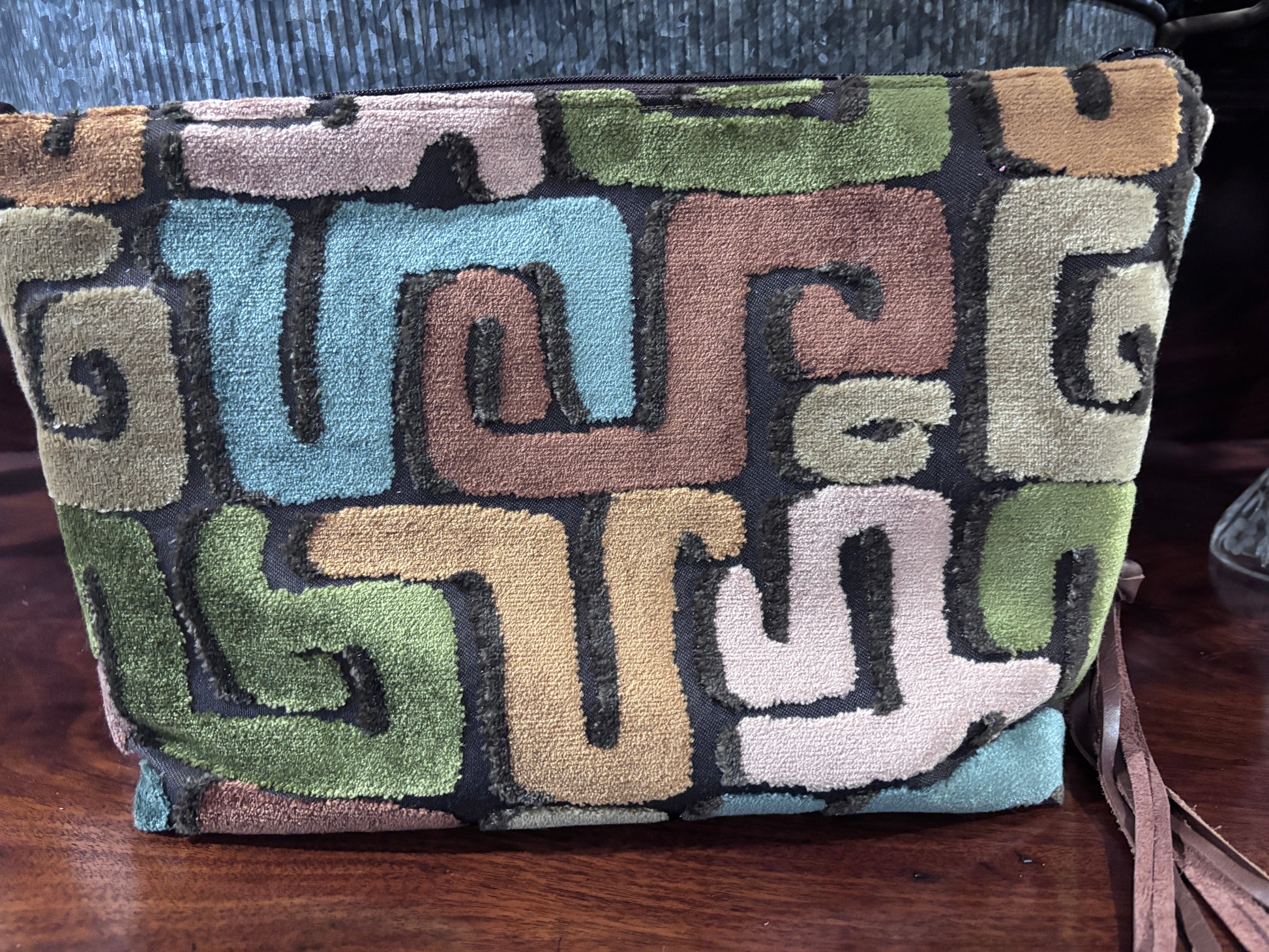 Jumbo Make Up-Mocha Mousse & Kuba - DMD Bags