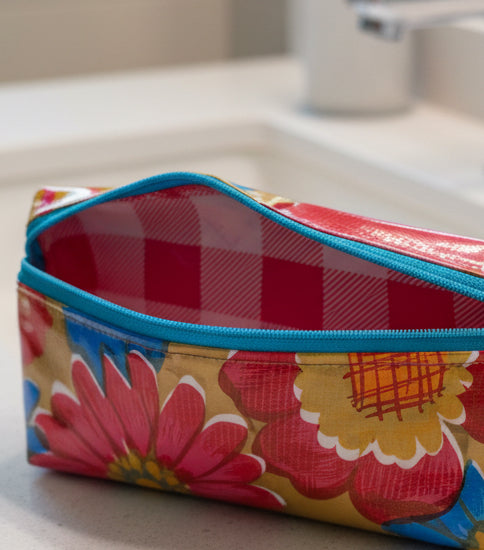 Waterproof Pouch “toothbrush pouch” Floral with plaid waterproof lining