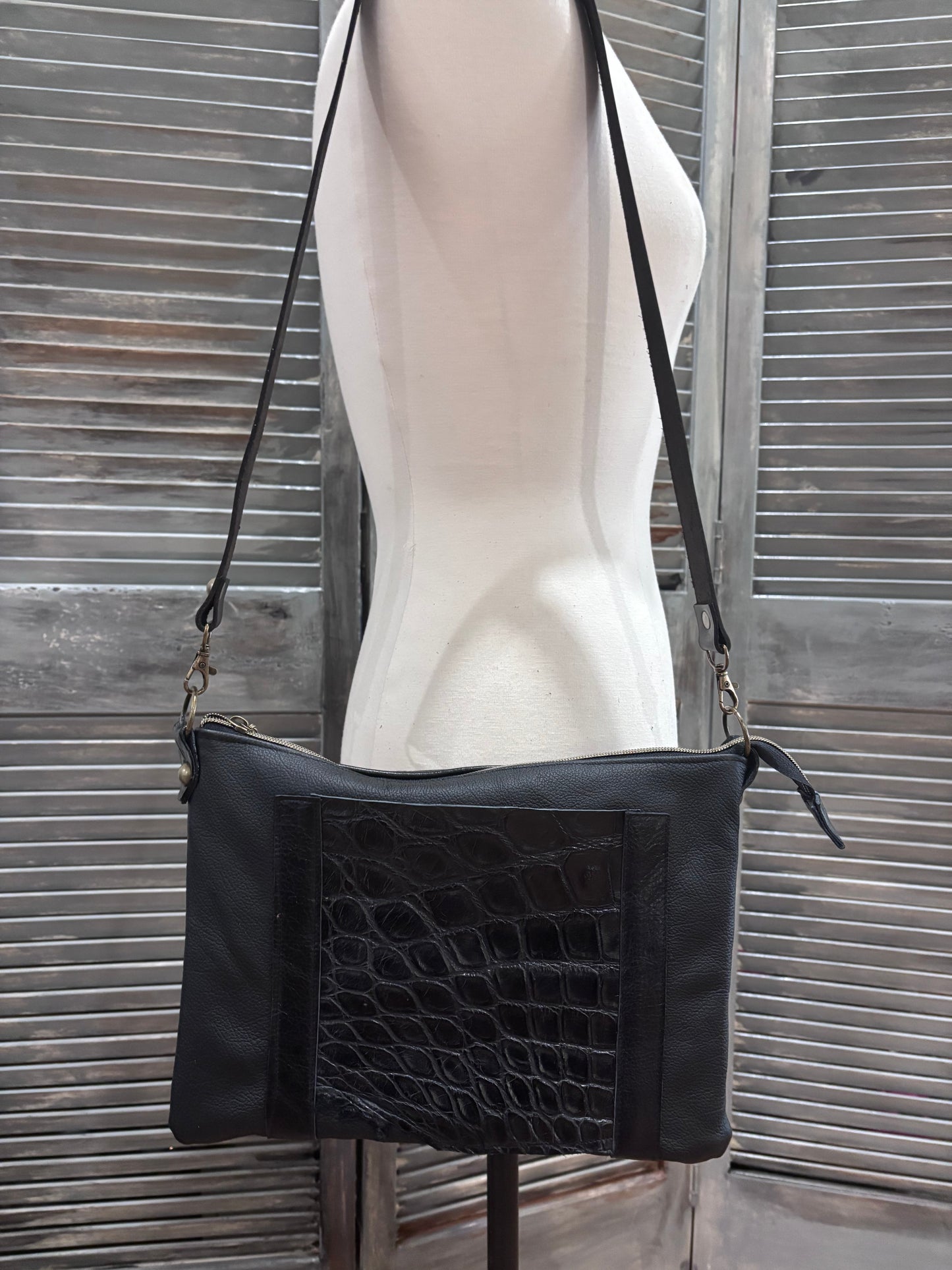 Rita 9x13 Black & Cream alligator and leather