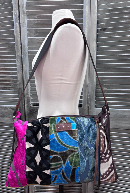 One of a kind Shoulder Bag 112025