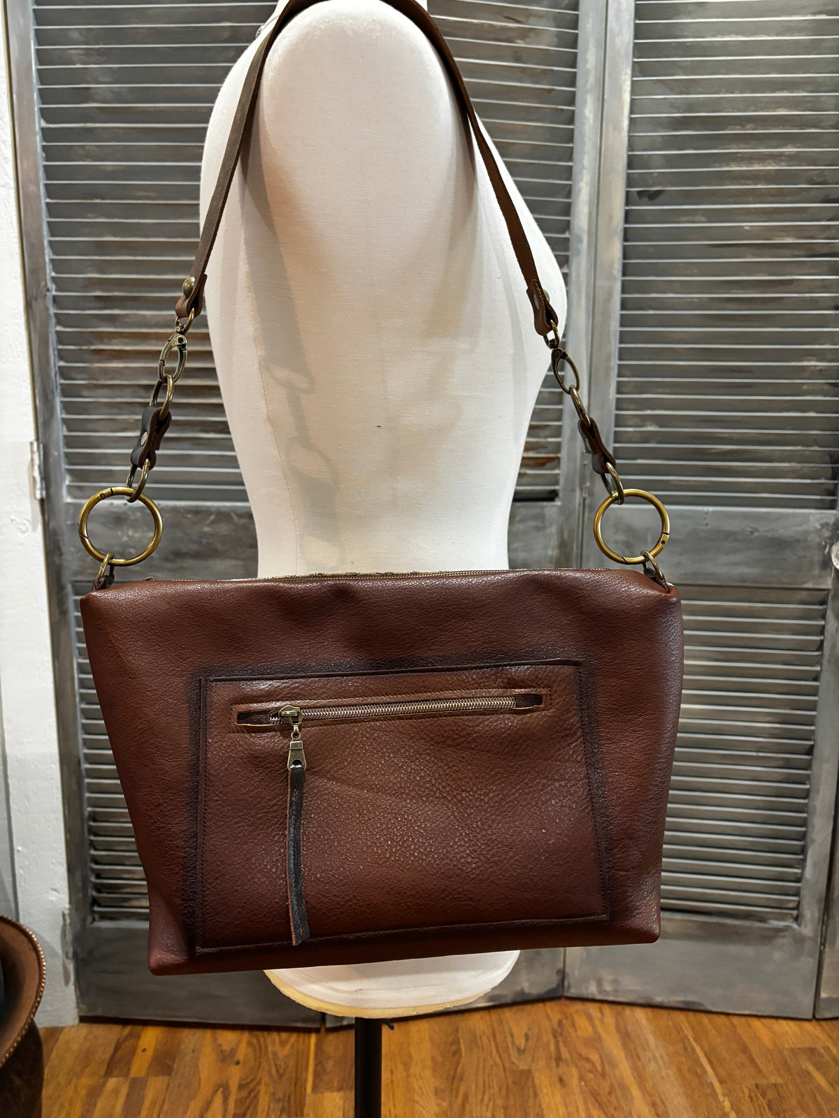 Hobo-HiHo Silver and Leather Back - DMD Bags