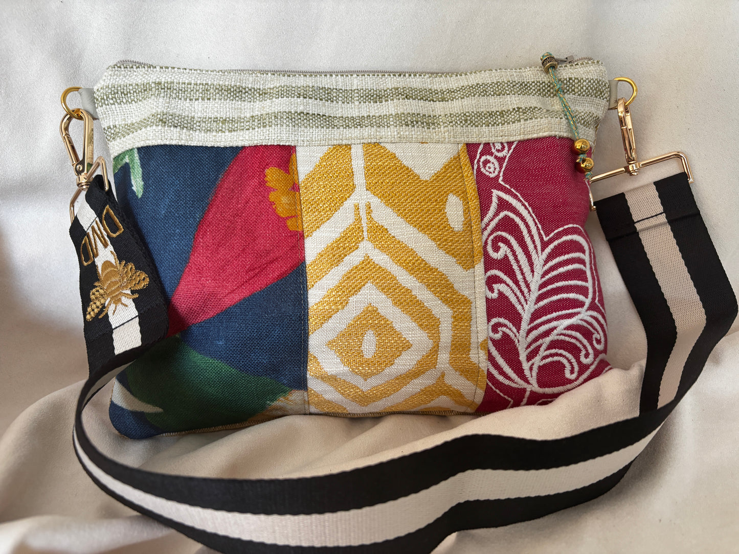 Bright & Lightweight Summer Bag. Linen and Cotten with removable strap. Short under the arm fit.