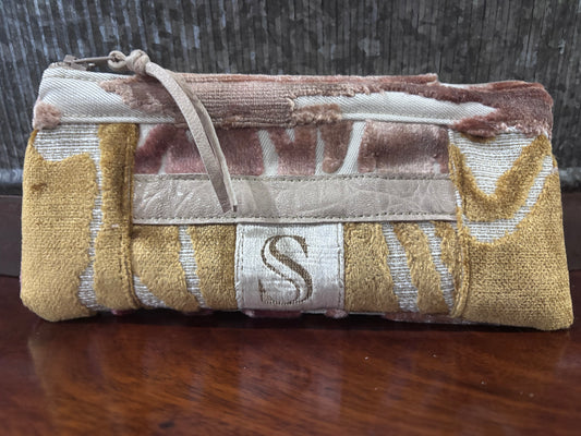 Patchwork Pouch Cut Velvet S one of a kind! Cream and Rose cut velvet 8.5x4 Metallic cream leather