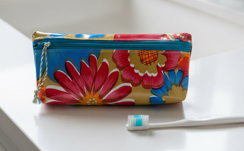 Waterproof Pouch “toothbrush pouch” Floral with plaid waterproof lining