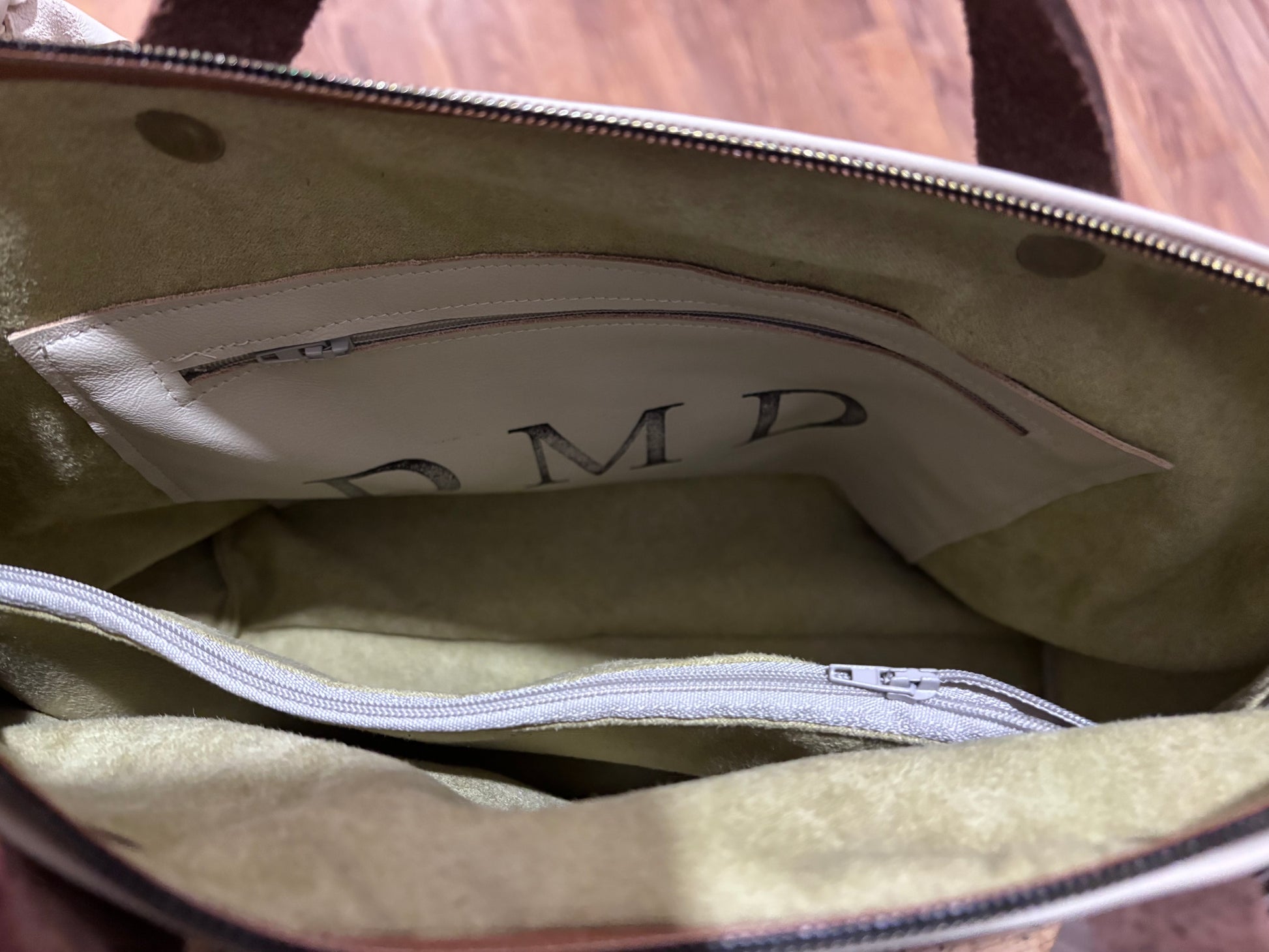 La Crema A La Croc - DMD Bags