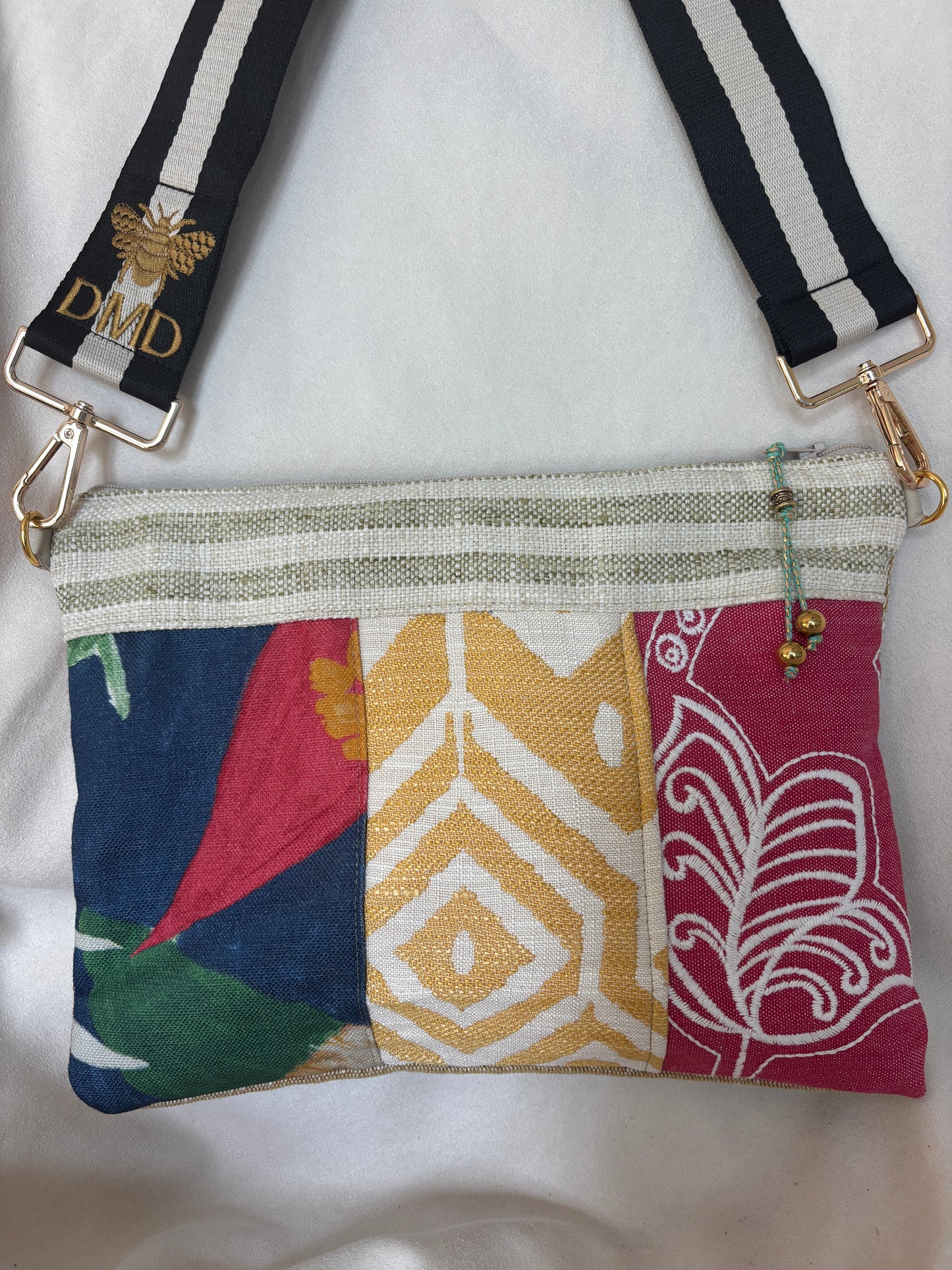 Bright & Lightweight Summer Bag. Linen and Cotten with removable strap. Short under the arm fit.