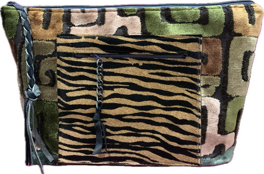 Jumbo Make Up Tiger Pocket Front Bronze Damask Back